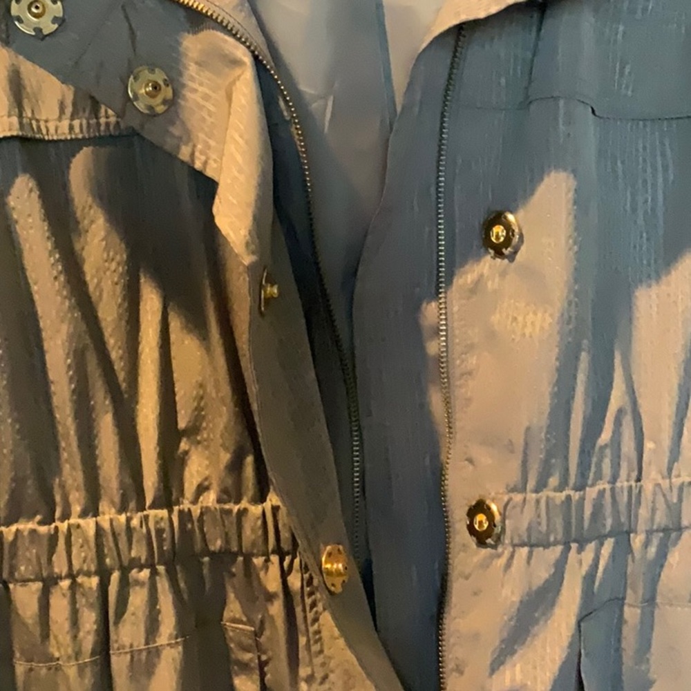 Spring Raincoat - Picture 5 of 5